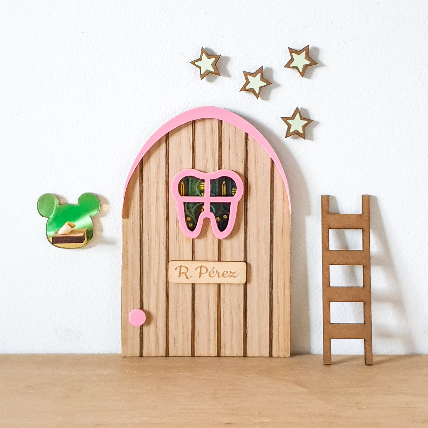 Puerta Ratoncito Pérez madera y rosa